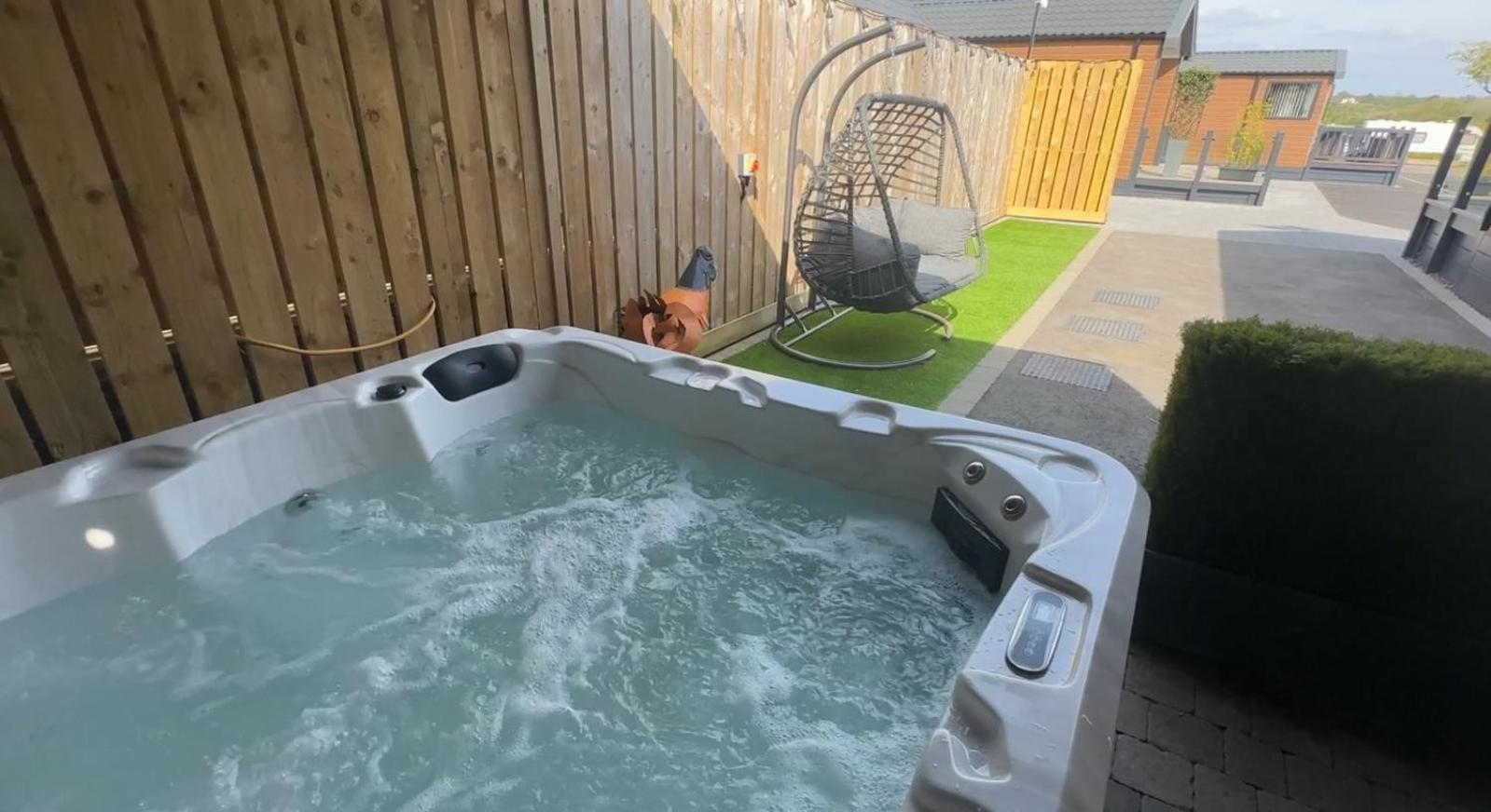 The Pods At Haulfryn Caravan Park Whitford المظهر الخارجي الصورة